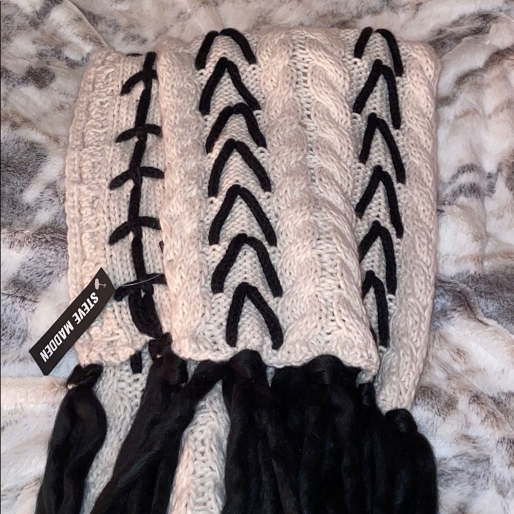 Brand new Steve Madden Scarf
